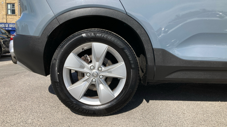 Volvo XC40 2.0 B3P Core 5dr Auto Petrol Estate